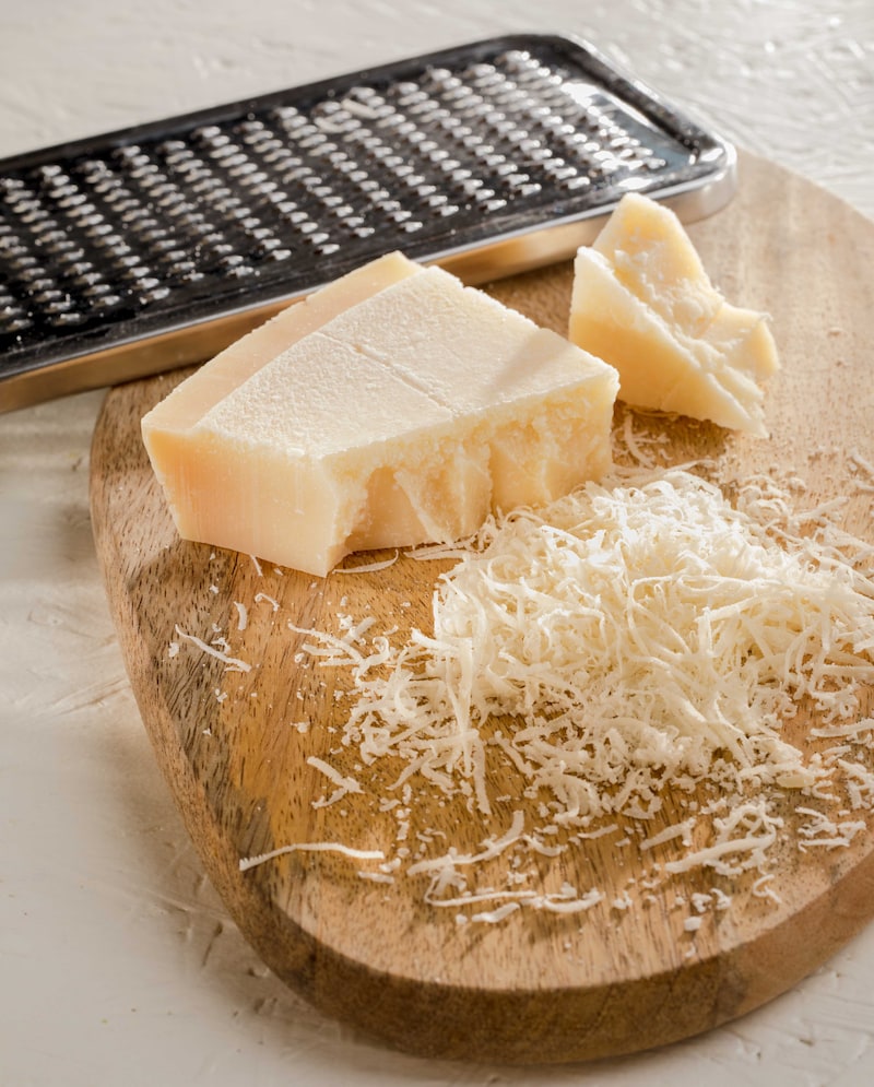Auf diesem Bild siehst du geriebenen Käse.
