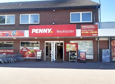 Sie sehen den Eingang vom Penny Markt in Neukloster Pernieker Str. 24