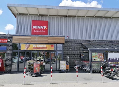 Sie sehen den Eingang vom Penny Markt in Steinfurt/Burgsteinfurt, Ochtruper Str. 49