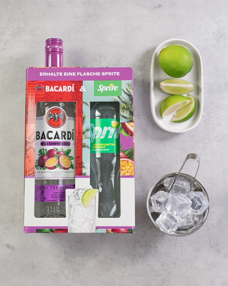 Dieses Bild zeigt die Zutaten für den BACARDÍ Passionfruit & Sprite.
