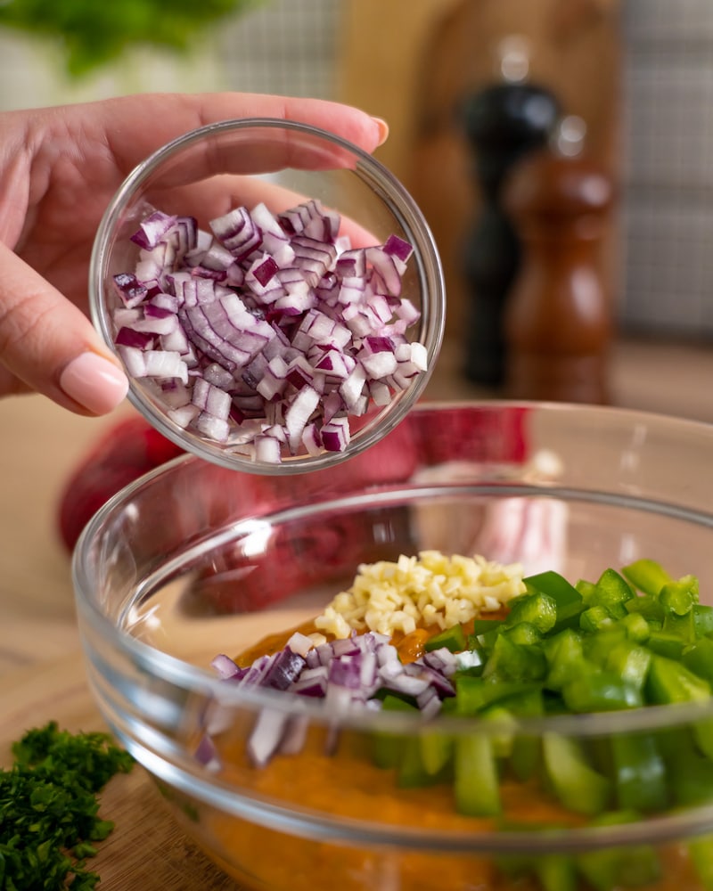Tomaten-Mango-Marinade mit Kapern