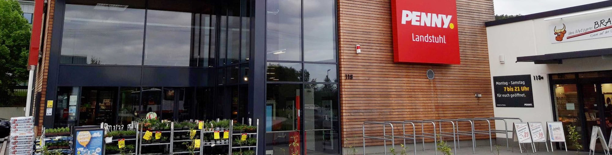 Sie sehen den Eingang vom Penny Markt in Landstuhl, Bahnstraße 118