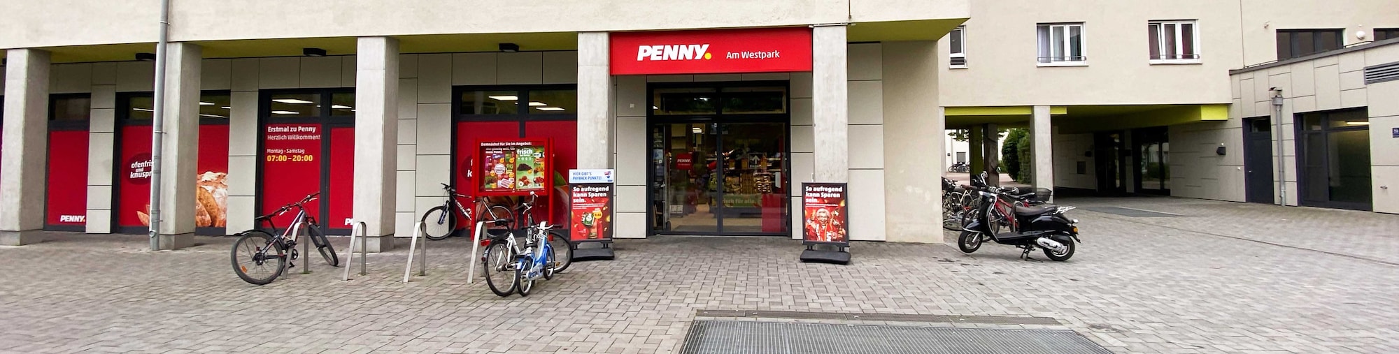 sie sehen den Eingang vom Penny Markt in München Am Westpark 8 