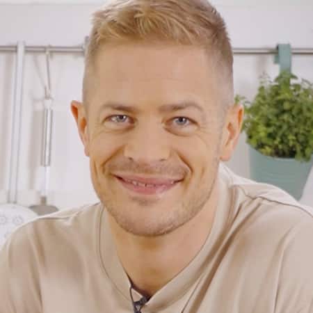 Mo Müller lächelt in die Kamera.