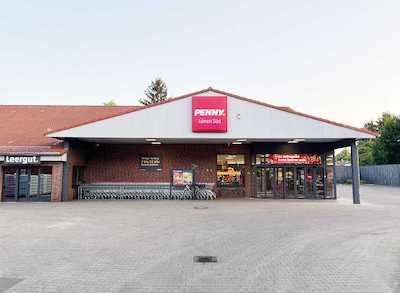 Sie sehen den Eingang vom Penny Markt in Lünen - Süd, Jaegerstrasse 12A