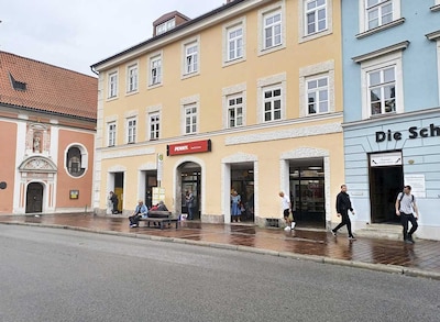 Sie sehen den Eingang vom Penny Markt in Landshut, Zweibrueckenstrasse 717