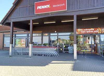 Sie sehen den Eingang vom Penny Markt in Jork, Westerjork 42