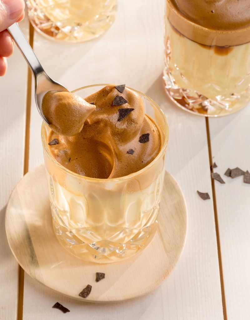 Auf diesem Bild siehst du unser Dalgona-Kaffee-Dessert.