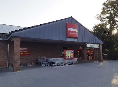 Sie sehen den Eingang vom Penny Markt in Bad Salzuflen, Bielefelderstr. 10