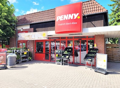 sie sehen den Eingang vom Penny Markt in Schenefeld Friedrich-Ebert-Allee 23