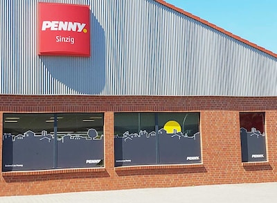 Sie sehen den Eingang vom Penny Markt in Sinzig Lindenstrasse 7B