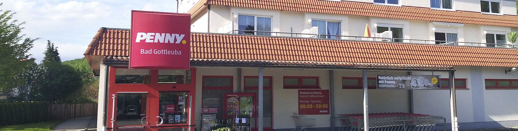 Sie sehen den Eingang vom Penny Markt in Bad Gottleuba Pirnaer Str. 11a
