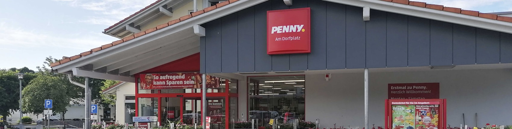 Sie sehen den Eingang vom Penny Markt in Gmund Miesbacher Str. 1A