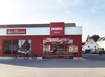 Sie sehen den Eingang vom Penny Markt in Goeßnitz Altenburger Str. 13 A
