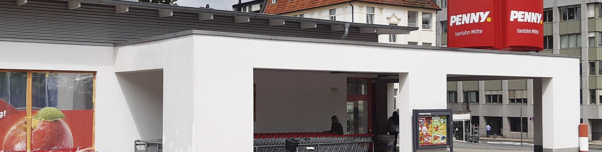 Sie sehen den Eingang vom Penny Markt in Iserlohn - Zentrum, Friedrichstr./Am Ostbahnhof 20