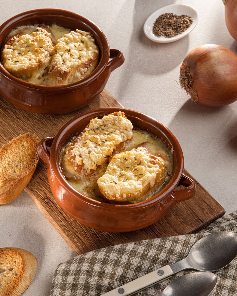 Dieses Bild zeigt die fertige Zwiebelsuppe.