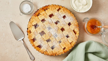 Crostata mit Aprikosenfüllung