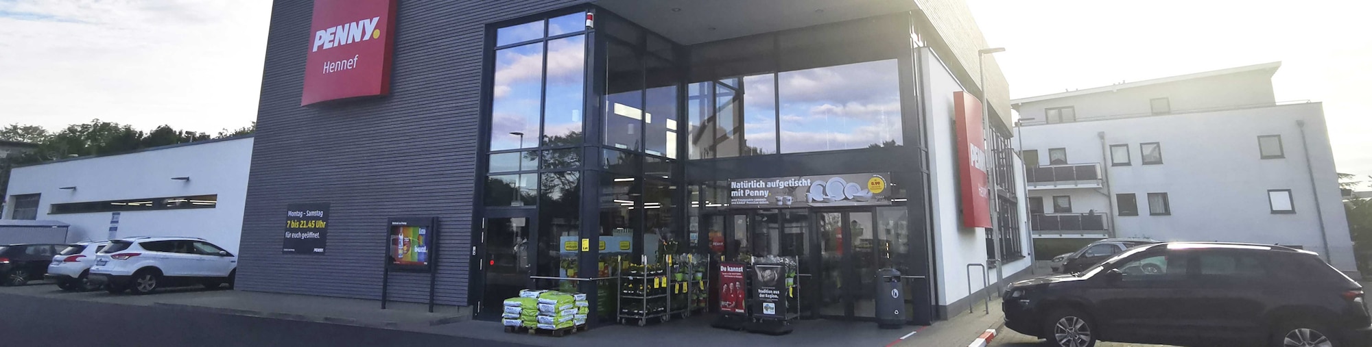 Sie sehen den Eingang vom Penny Markt in Hennef Allner Weg 8