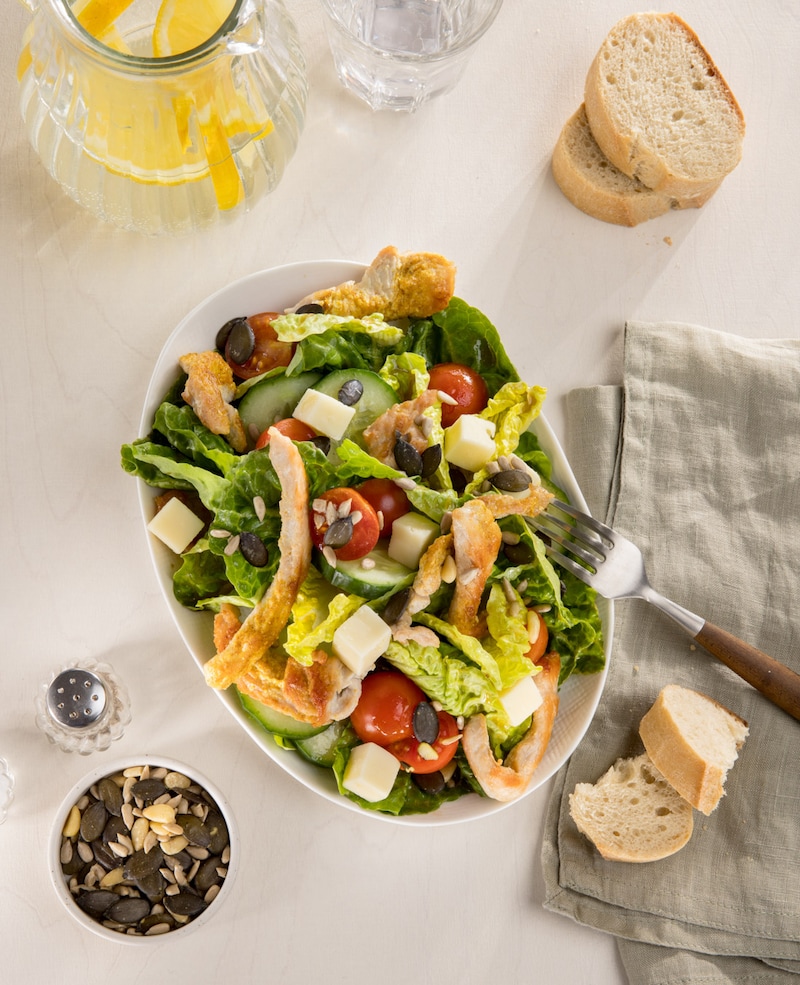 Dieses Bild zeigt unseren Salat mit Putenstreifen.