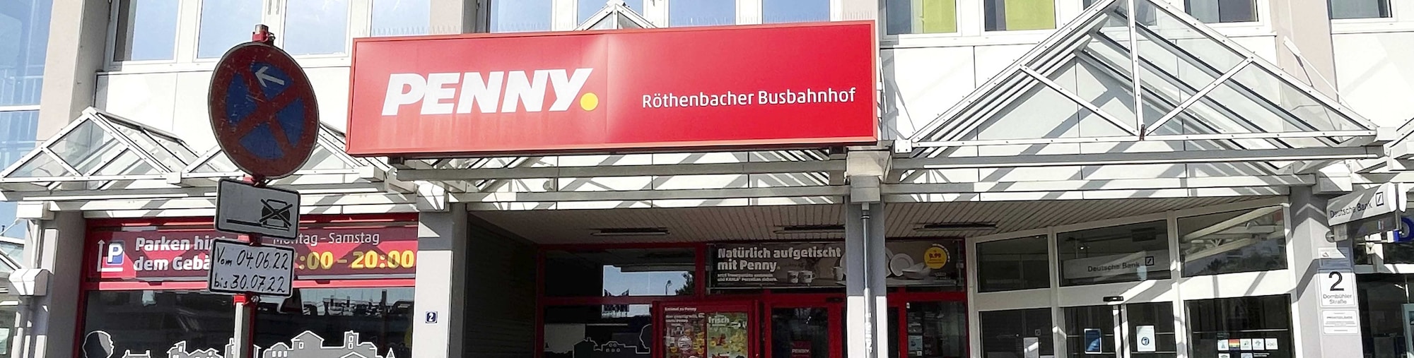 Sie sehen den Eingang vom Penny Markt in Nuernberg Dombuehler Str. 2
