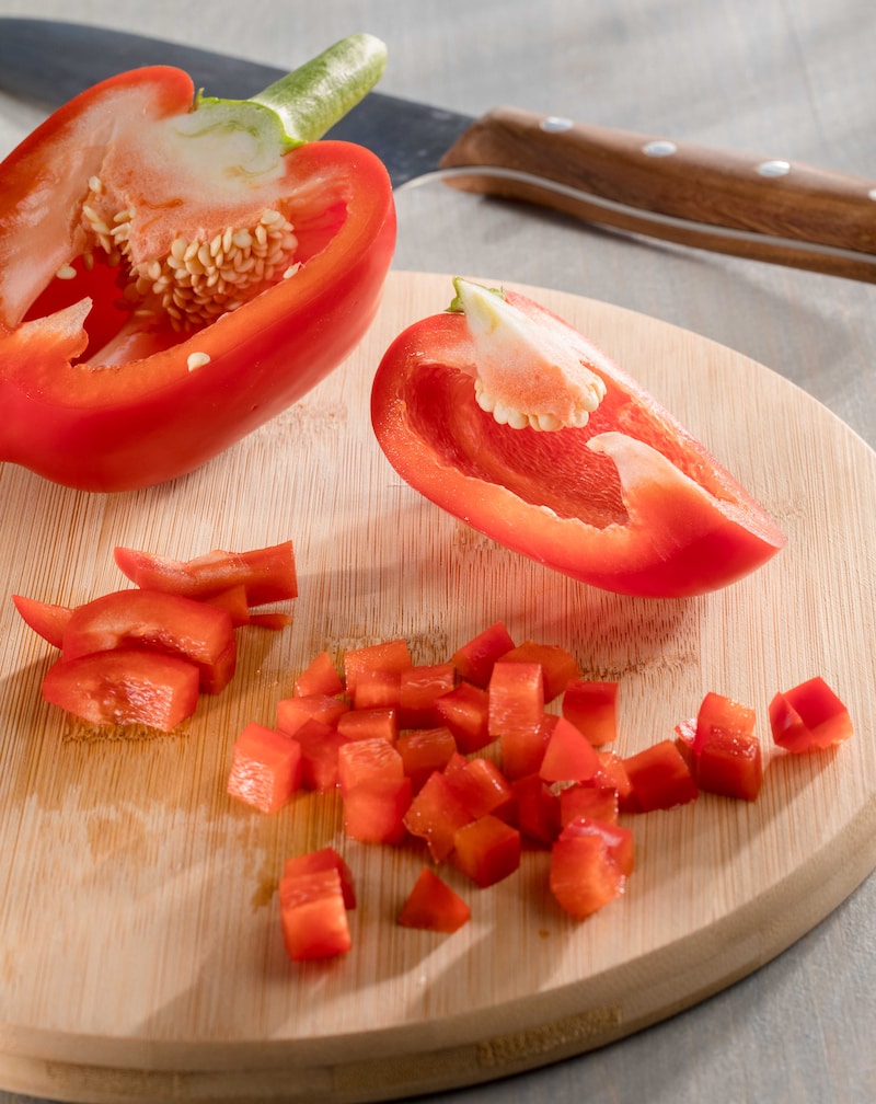 Auf diesem Bild siehst du geschnittene Paprika.