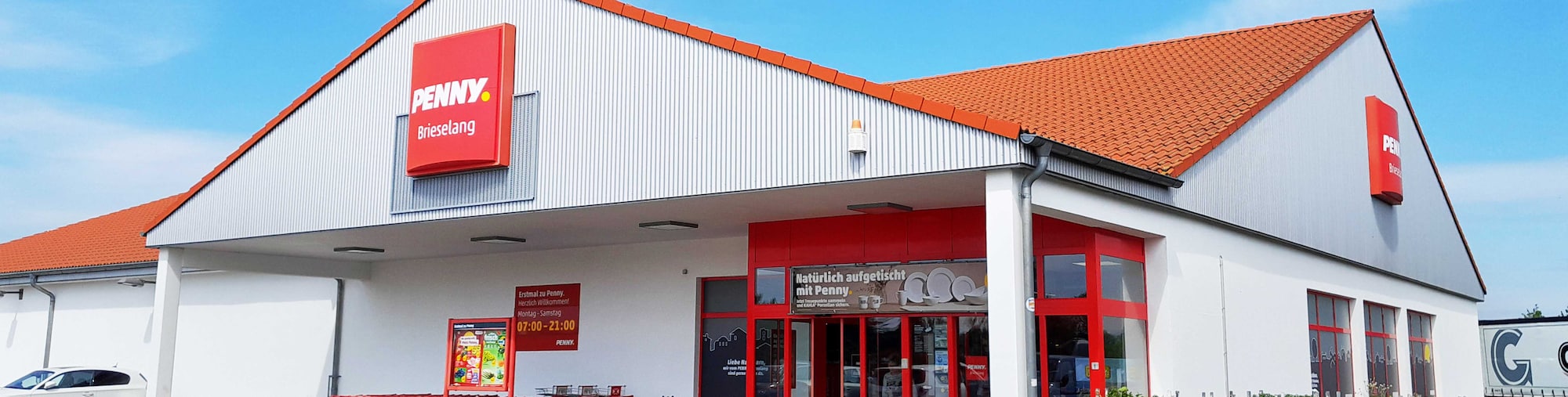 Sie sehen den Eingang vom Penny Markt in Brieselang/Zeestow Pappelallee 90