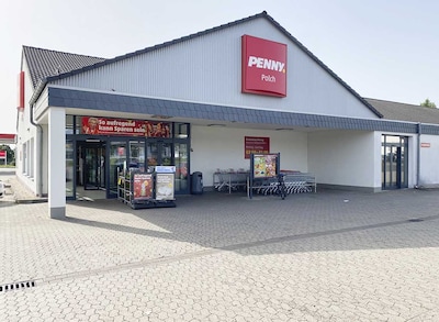 Sie sehen den Eingang vom Penny Markt in Polch Trimbser Straße 9