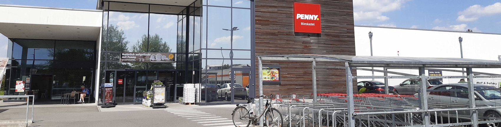 Sie sehen den Eingang vom Penny Markt in Blieskastel, Zum Gunterstal 1