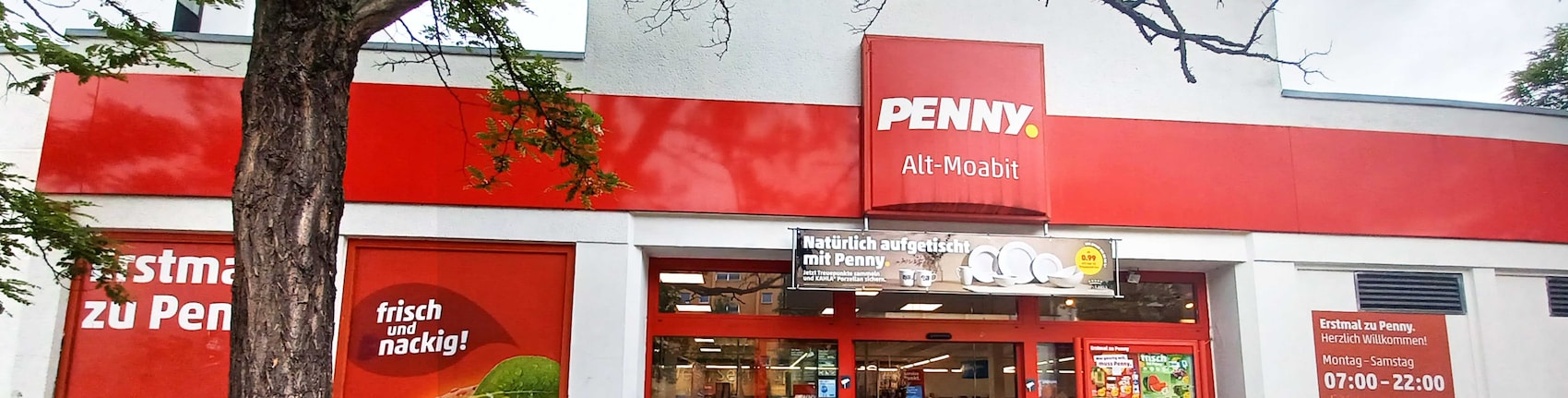 Sie sehen den Eingang vom Penny Markt in Berlin/Tiergarten Alt Moabit 9