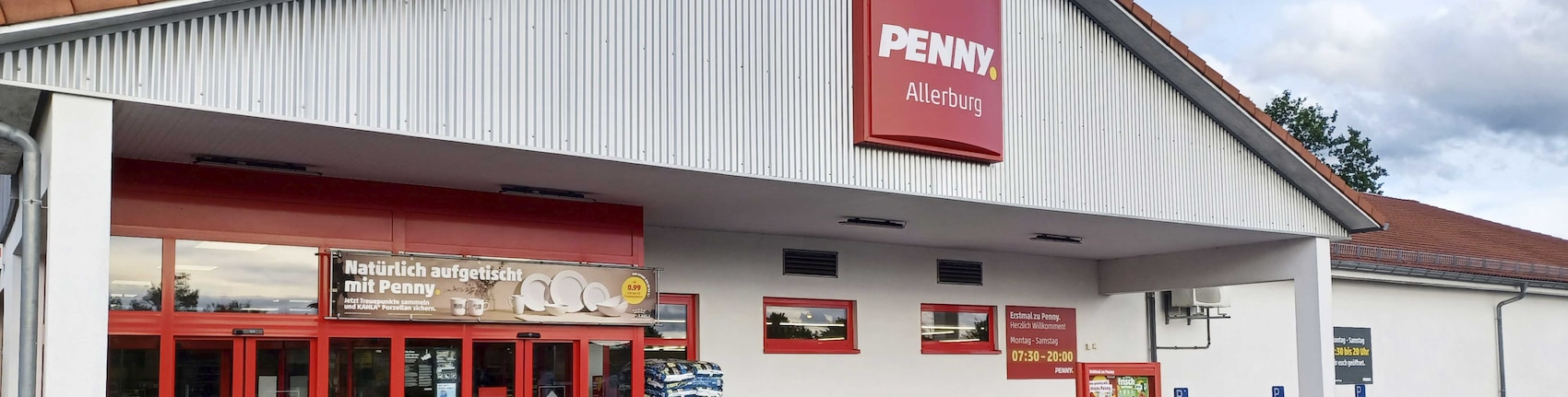 Sie sehen den Eingang vom Penny Markt in Namborn, Allerburg 22