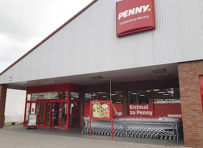Sie sehen den Eingang vom Penny Markt in Fröndenberg - Westick, Annette-Von-Droste-Huelshoff-Str. 7