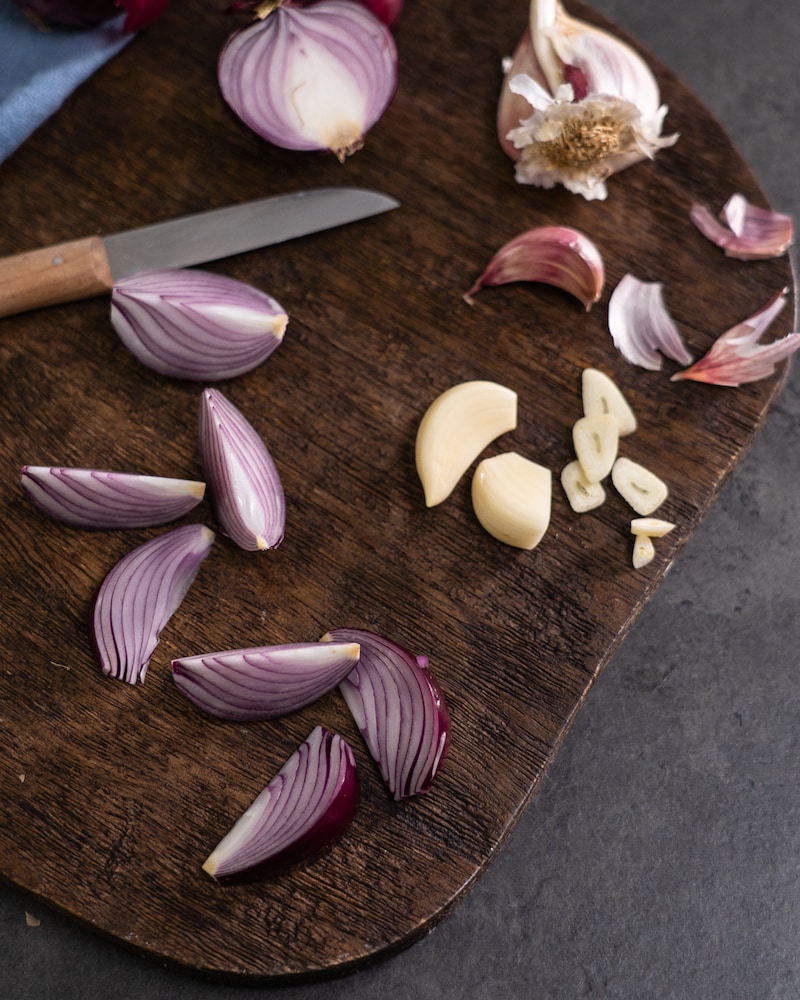 Gerösteter Gemüsesalat aus dem Backofen mit Quark-Frischkäse-Dip