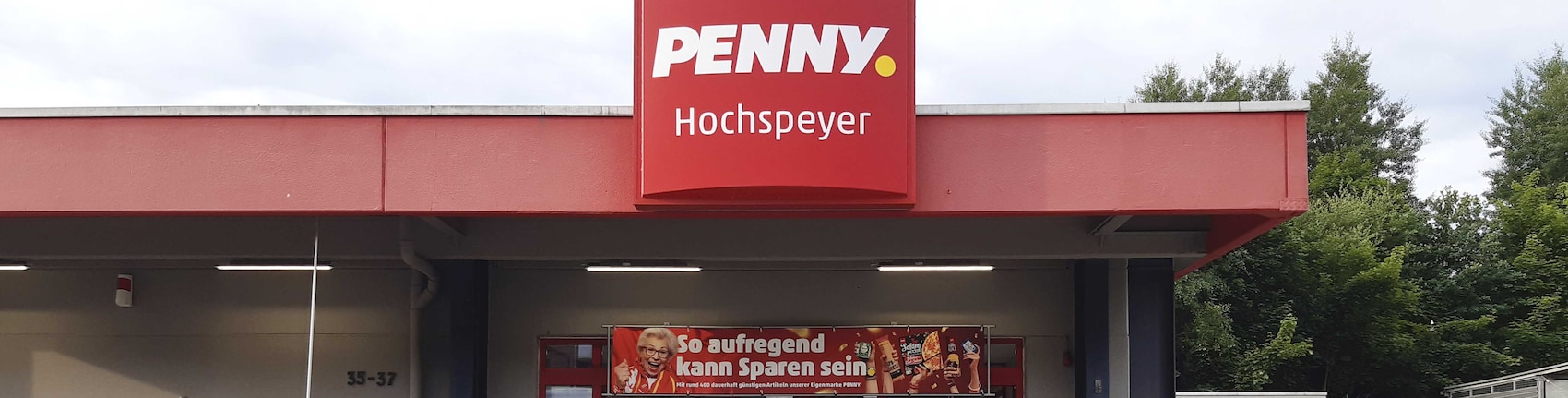 Sie sehen den Eingang vom Penny Markt in Hochspeyer, Hauptstr. 35-37