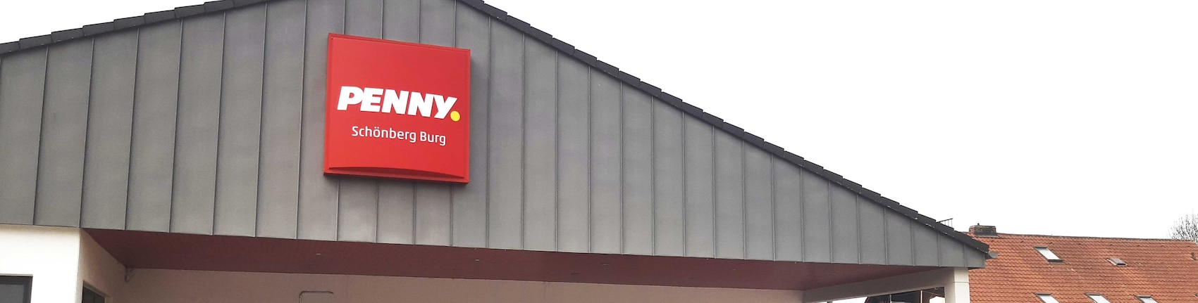 Sie sehen den Eingang vom Penny Markt in Wenzenbach, Regensburger Strasse 35