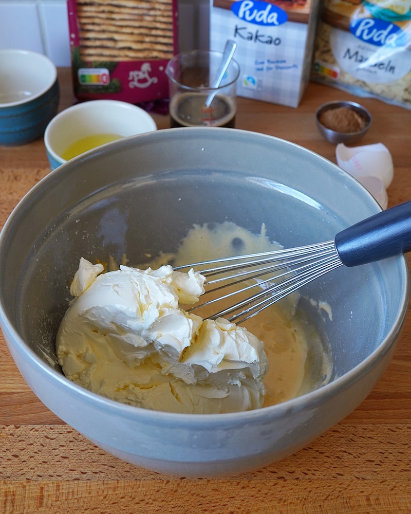 Dieses Bild zeigt die steif geschlagene Creme.