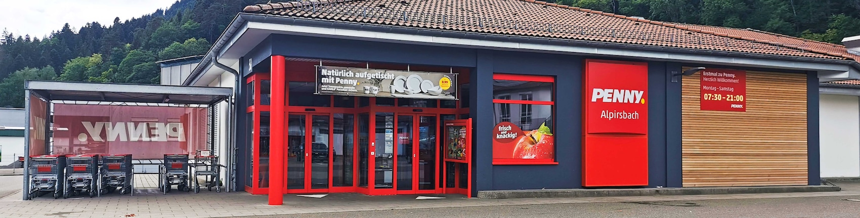 sie sehen den Eingang vom Penny Markt in Alpirsbach Hauptstr. 58
