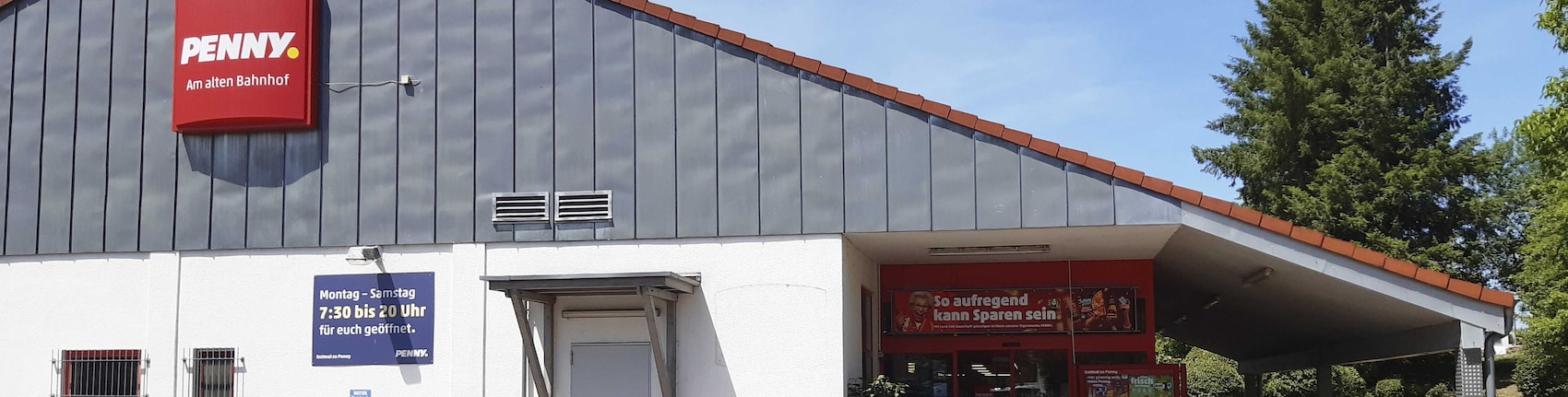 Sie sehen den Eingang vom Penny Markt in Gersheim, Bahnhofstr. 12