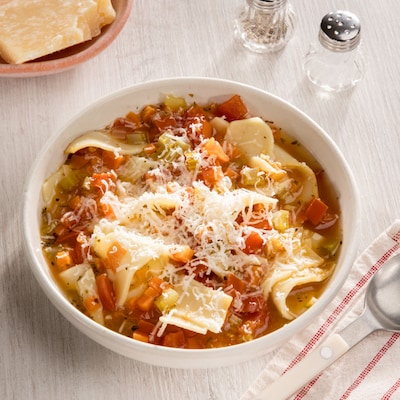 Dieses Bild zeigt die fertige Lasagnesuppe.