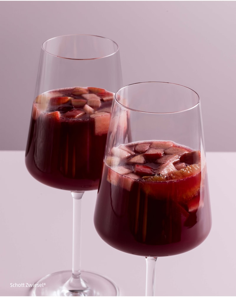 Dieses Bild zeigt den fertigen Sangria in den Gläsern.