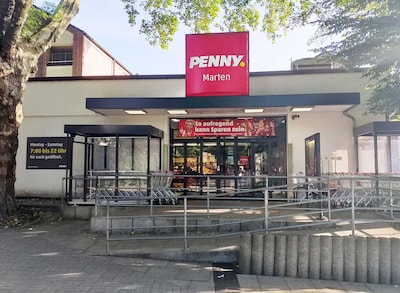 Sie sehen den Eingang vom Penny Markt in Dortmund - Marten, Martener Str. 346-348