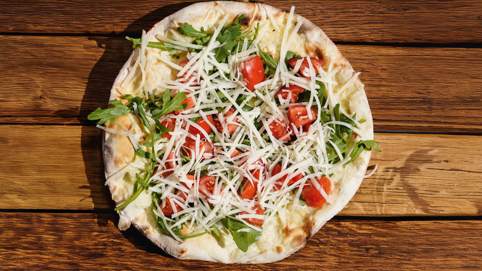 Dieses Bild zeigt die fertige Pizza.