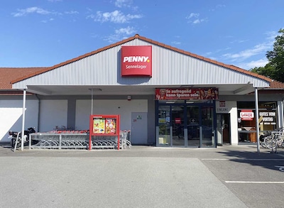 Sie sehen den Eingang vom Penny Markt in Paderborn/Sennelager, Bielefelder Str.117/Sennebahnh