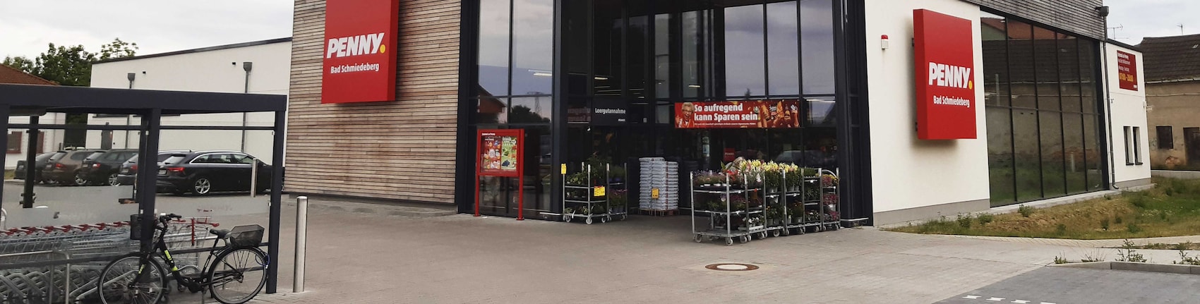 Sie sehen den Eingang vom Penny Markt in Bad Schmiedeberg, Kemberger Str. 1B