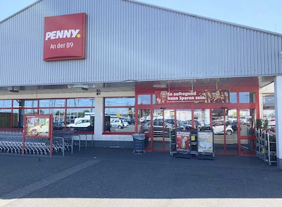 Sie sehen den Eingang vom Penny Markt in Koblenz – Lützel Andernacher Strasse 238
