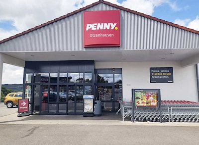 Sie sehen den Eingang vom Penny Markt in Nonnweiler-Otzenhausen, Hochwaldstr. 27