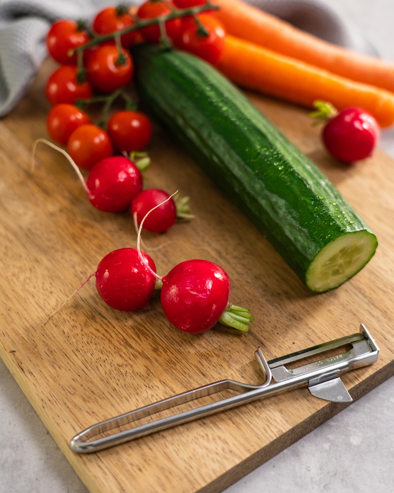 Frühlingssalat mit Kichererbsen und Lyoner
