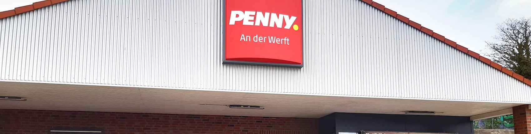 sie sehen den Eingang vom Penny Markt in Kiel Werftstr. 247