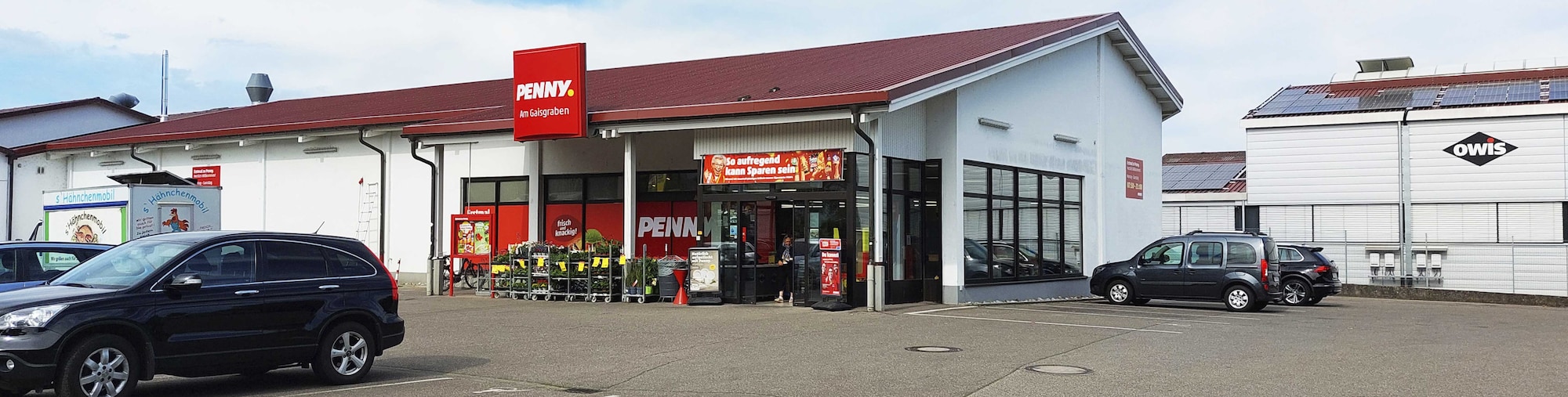 Sie sehen den Eingang vom Penny Markt in Staufen, Gewerbestr. 2