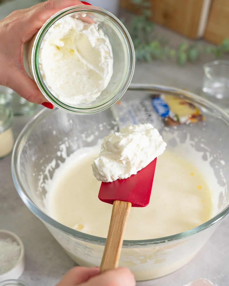 Dieses Bild zeigt das zusammenstellen der Creme.