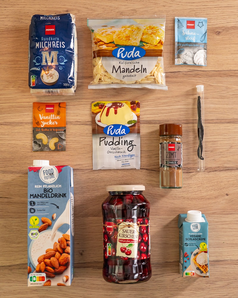 Dänischer Mandelmilchreis mit Sauerkirschen